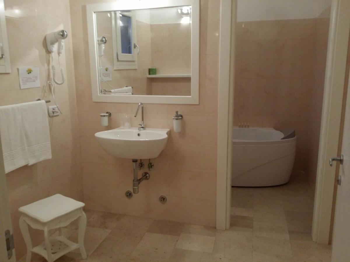 Antica Masseria Ficazzana - Tenuta Marina Di Pescoluse Exteriör bild